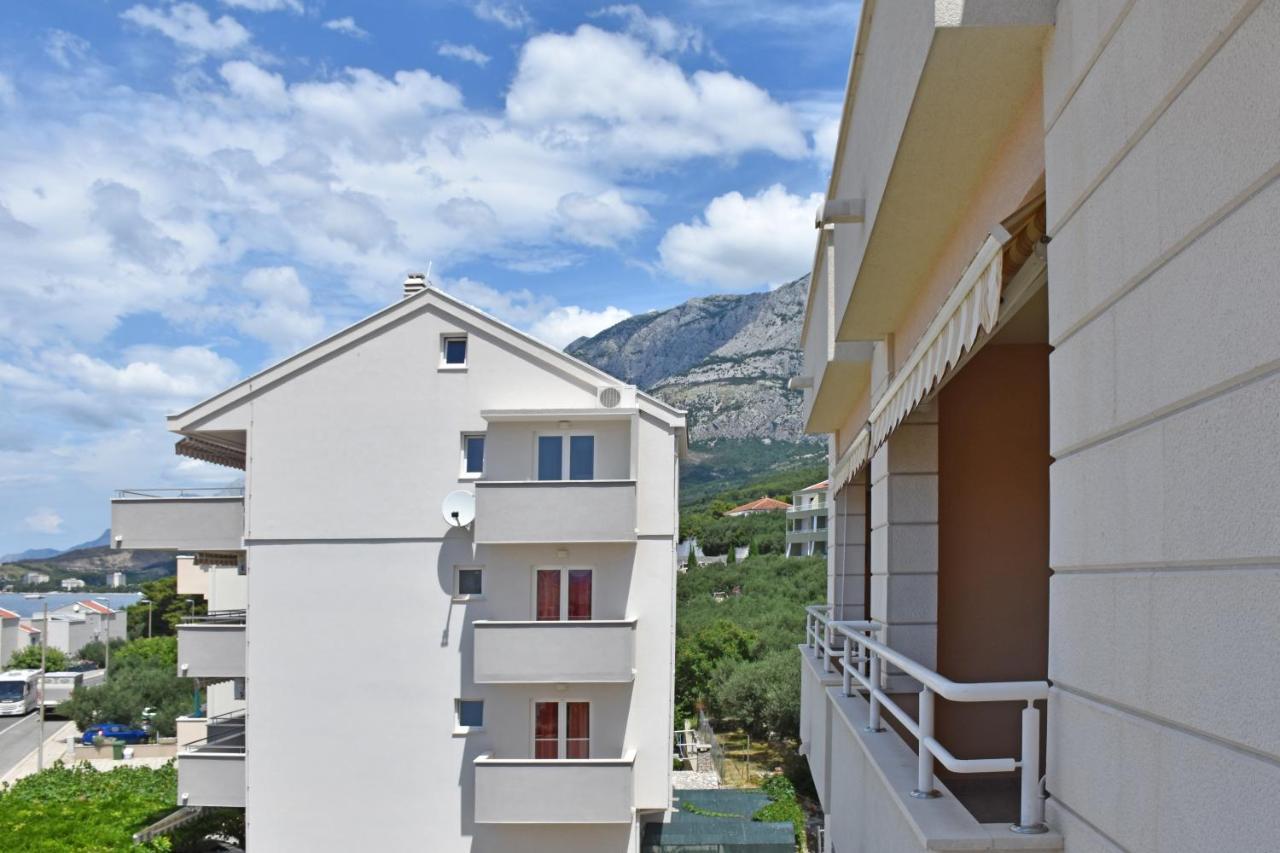 Apartments Stone Tucepi Bagian luar foto