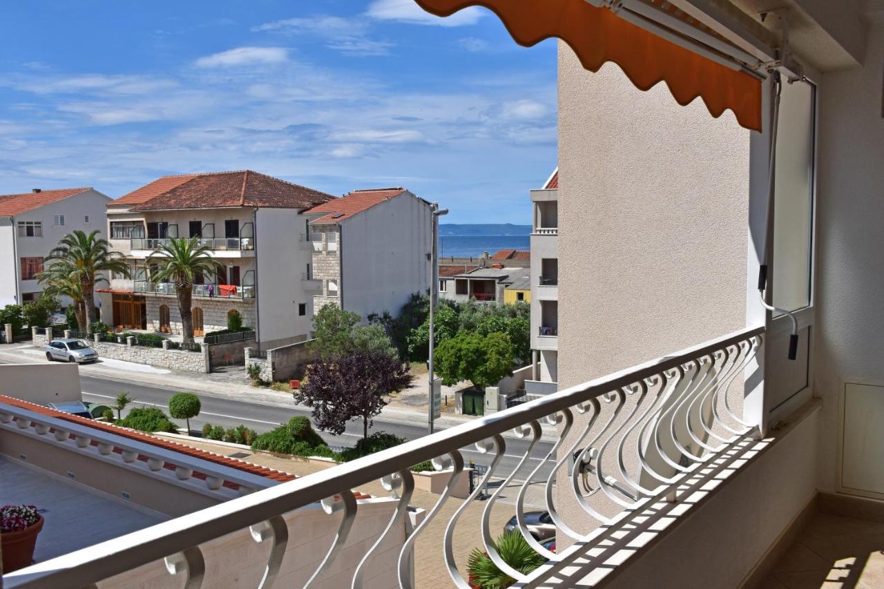 Apartments Stone Tucepi Bagian luar foto